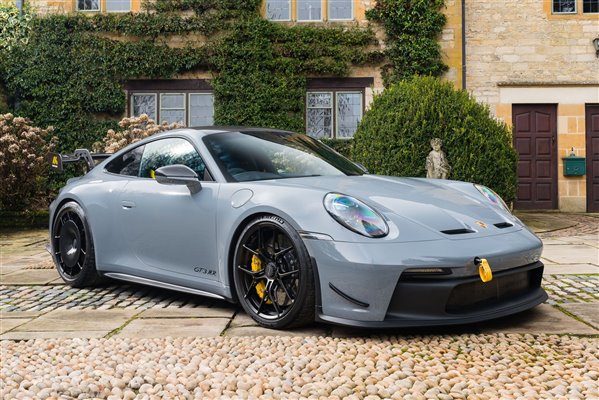PORSCHE 911 GT3 MR 