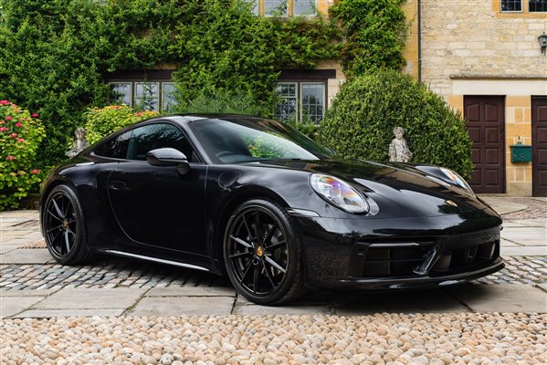 PORSCHE 911 CARRERA 4 