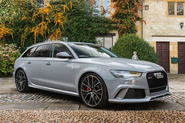 Audi RS6 Avant Performance Quattro