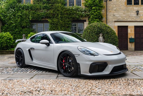 Porsche Cayman GT4